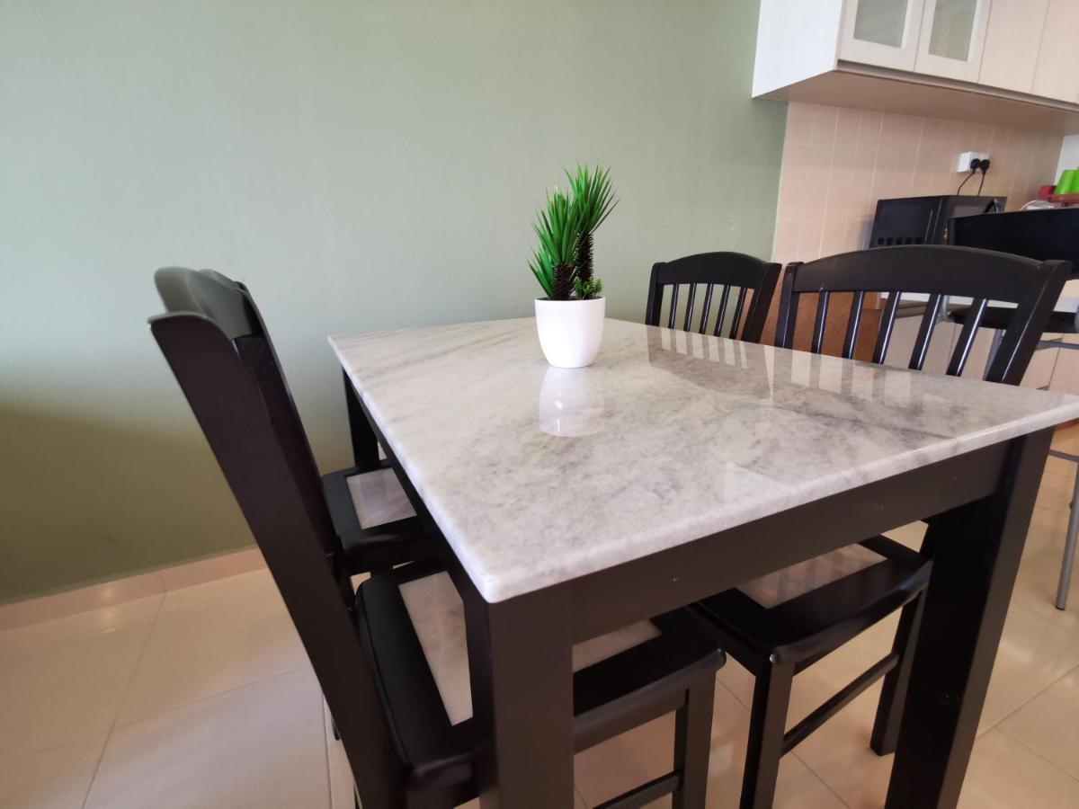 Appartement Tanjung Tuan Regency Port Dickson 1 Carpark Extérieur photo