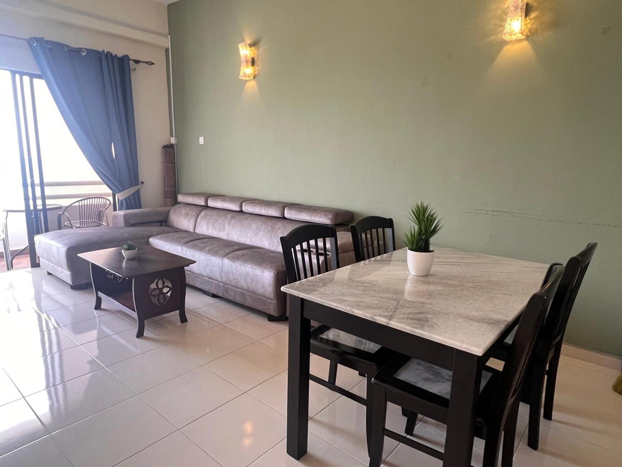 Appartement Tanjung Tuan Regency Port Dickson 1 Carpark Extérieur photo